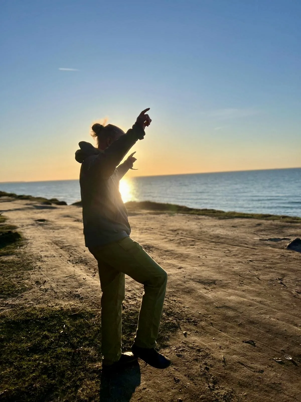 Steffen Plust bewegt sich frei am Meer